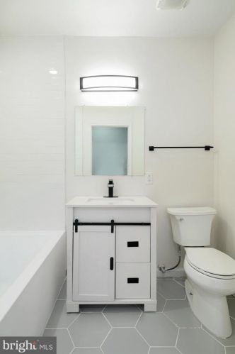 1722 28 St, Philadelphia PA 19145-1613 exterior