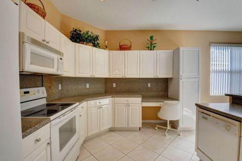 6406 Pebble Crk Way, Boynton Beach FL 33437-4160 exterior