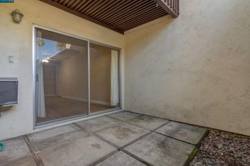 1460 Detroit Ave, Concord CA 94520-3576 exterior