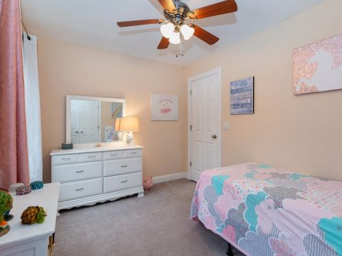 67 Ledge Rd, Seabrook NH 03874-4314 exterior