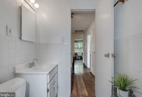 3928 Vermont Ave, Alexandria VA 22304-6326 exterior