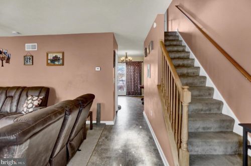 70 Bowman Rd, Hanover PA 17331-4200 exterior