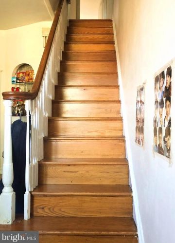 1362 Knorr St, Philadelphia PA 19111-4906 exterior