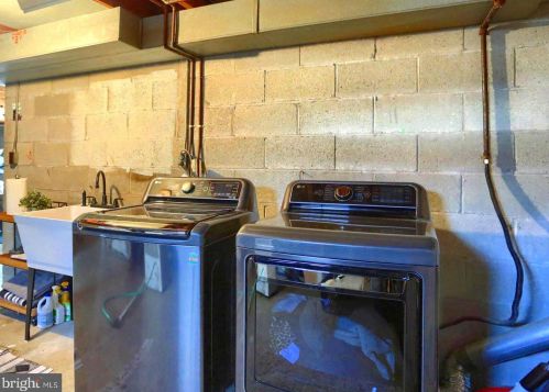 1131 Hermosa Ave, Lancaster PA 17601-1526 exterior