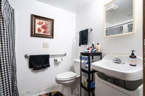 2910 Newhall St, Milwaukee WI 53211-3223 exterior