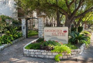 7201 Hart Ln, Austin TX  78731-2400 exterior