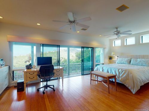 1994 Alaeloa St, Honolulu HI 96821-1021 exterior