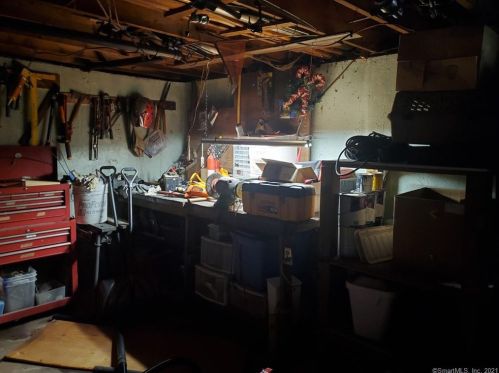 9 Joel Dr, Ellington CT 06029-2612 exterior