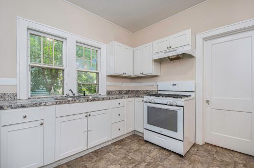 1636 Kalamazoo Ave, Grand Rapids MI 49508-5536 exterior