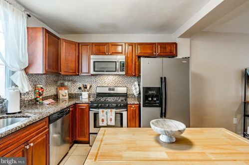 1513 Iseminger St, Philadelphia PA  19147-6215 exterior