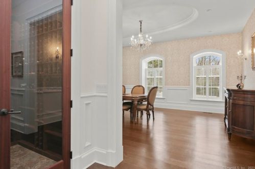 31 Baldwin Farms, Greenwich CT 06831-3307 exterior