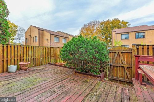 3110 Apple Rd, Washington DC 20018-1605 exterior