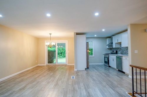 134 Crestwood Dr, Pittsburgh PA  15209-1008 exterior