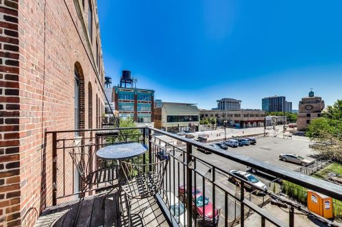 2332 Michigan Ave, Chicago IL  60616-4909 exterior