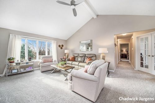 5542 Thoroughbred Dr, Wyoming MI 49418-8309 exterior