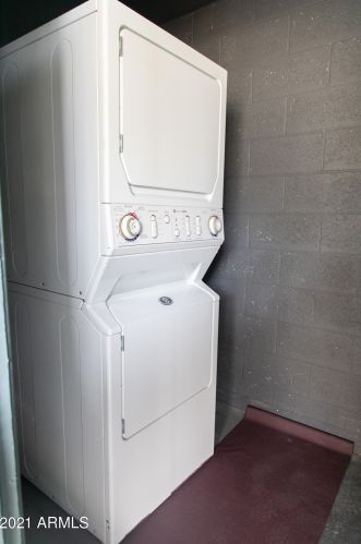 8127 32 Dr, Phoenix AZ 85051-5906 exterior