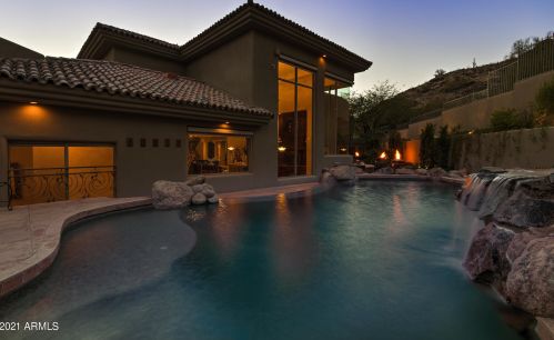 13841 Cyn Dr, Phoenix AZ 85016-2403 exterior