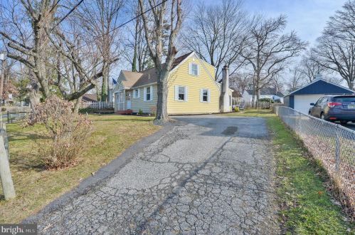 300 Holly Ave, Camden NJ 08107-1022 exterior