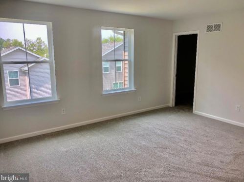 1007 West Ave, New Castle DE 19720-6233 exterior