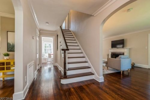 2 Claremont Dr, Maplewood, NJ 07040-2120