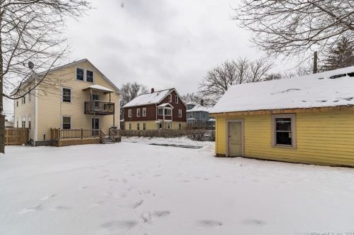 43 Elro St, Manchester CT 06040-4228 exterior