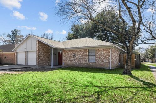 7302 Foxbend Ln, Humble, TX 77338-1636