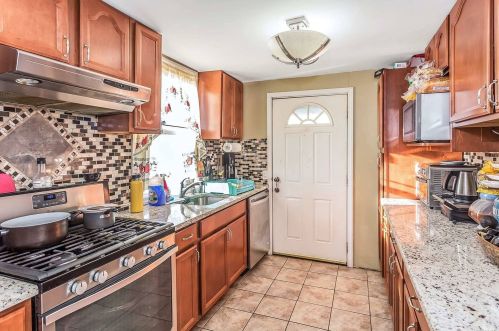 45 4 St, Huntington Station NY 11746-1441 exterior