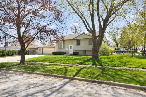 2516 Campbell St, Joliet, IL 60435-6443