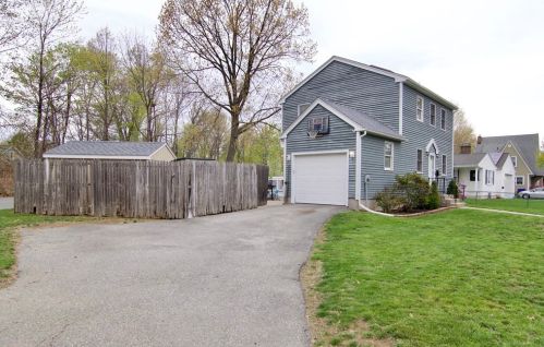 78 Thorndyke St, Springfield, MA 01118-2116