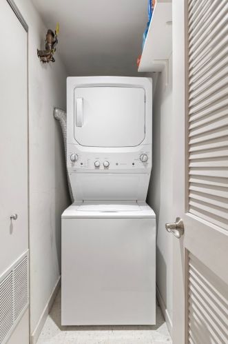 4420 Clark St, Chicago IL  60640-7584 exterior