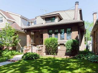 5037 Keeler Ave, Chicago IL  60630-2715 exterior