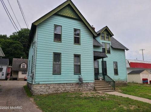 941 Lovell St, Kalamazoo, MI 49007-4504