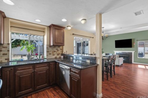 39714 Rustic Glen Dr, Temecula CA 92591-4525 exterior