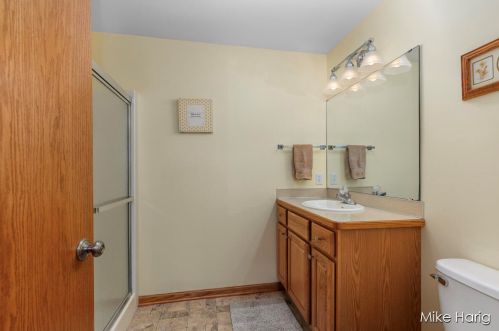 1631 Lisa Dr, Byron Township MI 49315-8122 exterior