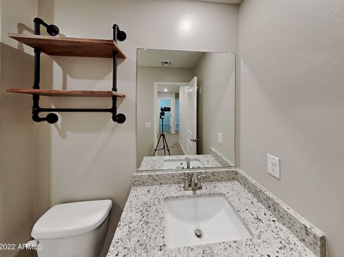 8023 Albeniz Pl, Phoenix AZ  85043 exterior