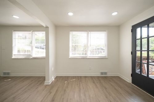 110 Briarwood Dr, Pittsburgh PA  15235-4301 exterior