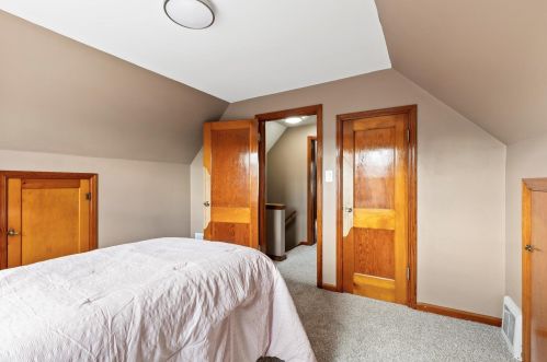 3057 35, Milwaukee WI 53215-4126 exterior