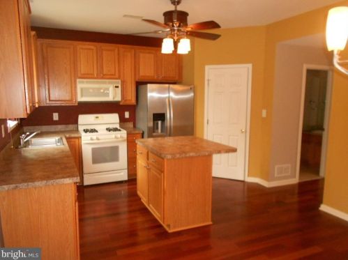 19 Hoover Ave, Princeton, NJ 08540-4640