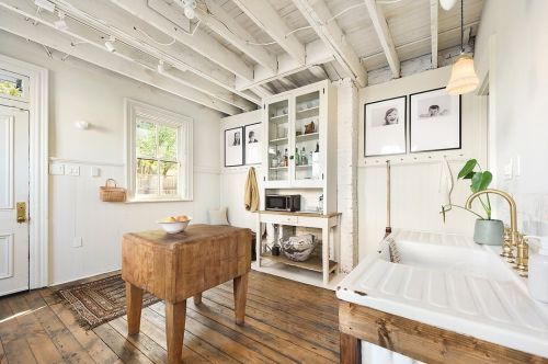 1426 Chateau St, Pittsburgh PA 15233-1242 exterior