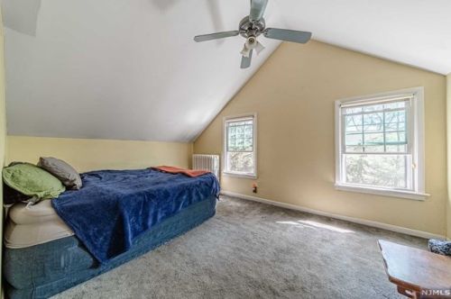 111 Serpentine Rd, Demarest, NJ 07627-2133