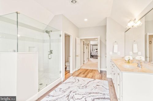 17675 Tobermory Pl, Leesburg VA 20175-7053 exterior