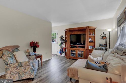 210 Boyer St, Littlestown PA 17340-1504 exterior