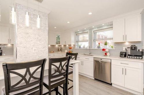 3327 Campbell Dr, Bronx NY 10465-1358 exterior