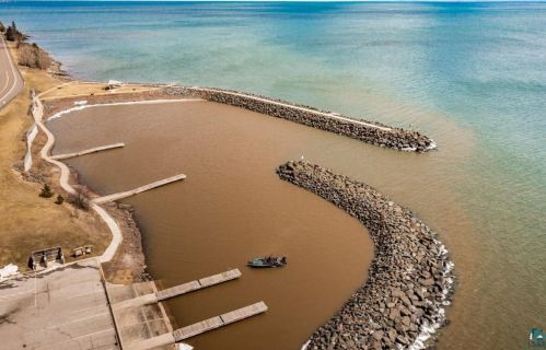 9439 Congdon Blvd, Duluth MN 55804-2733 exterior