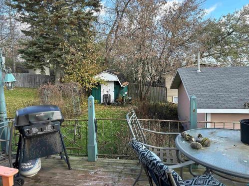 902 Lk Ave, Duluth MN 55802-2406 exterior