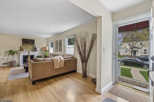 110 Blauvelt St, Teaneck NJ 07666-3862 exterior