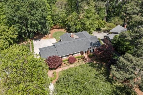 2210 Lebaron Dr, Atlanta, GA 30345-3868