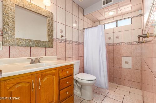 225 Columbia St, Tucson AZ  85714-2517 exterior