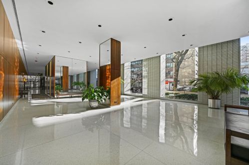 3150 Lake Shore Dr, Chicago IL  60657-4810 exterior