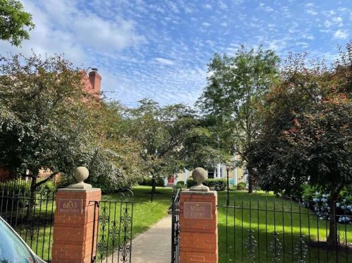 6833 Meade St, Pittsburgh PA  15208-2300 exterior